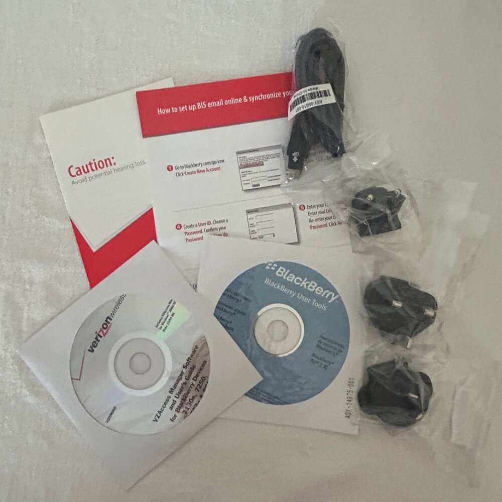 Blackberry Phone User Guide CDs & International Charger Plug Adaptors